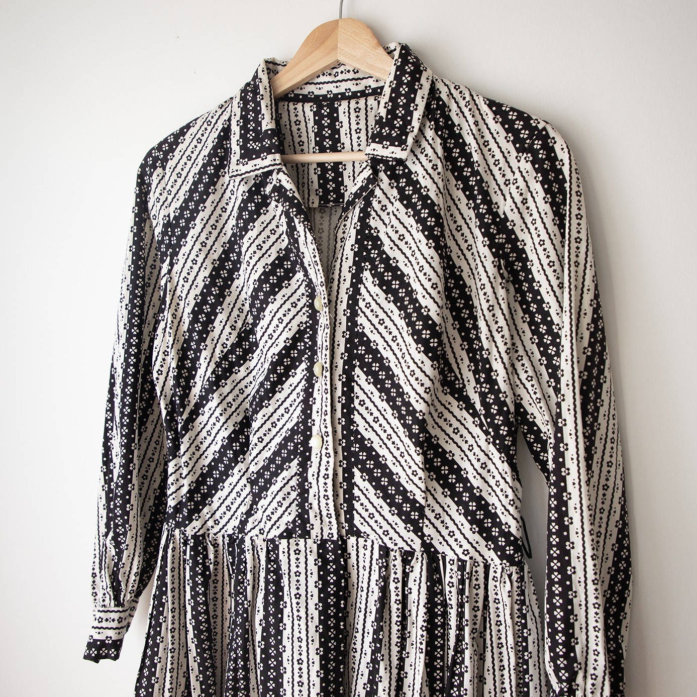 60's Daisy Printed Midi